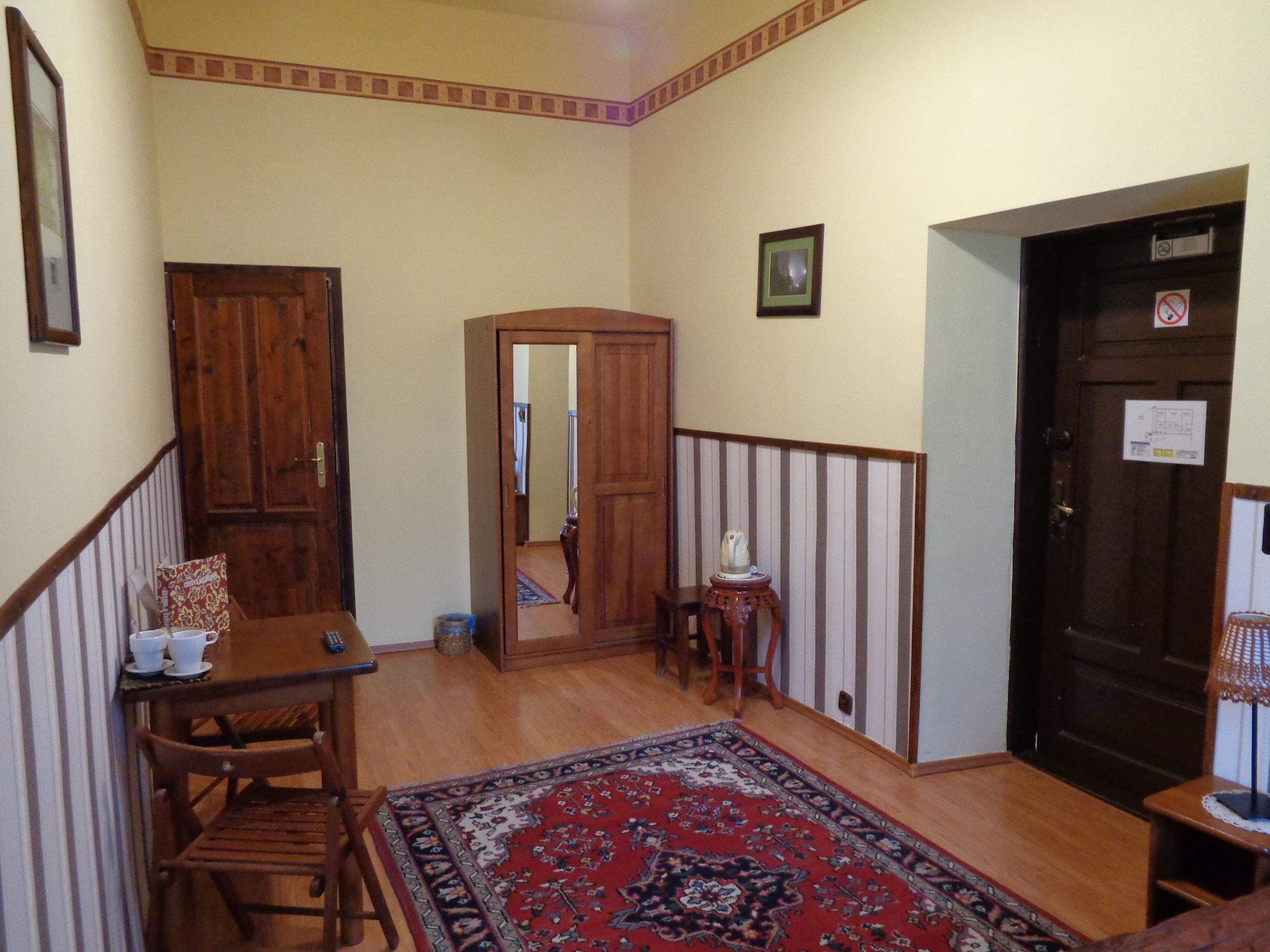 Globtroter Guest House Cracovia Esterno foto