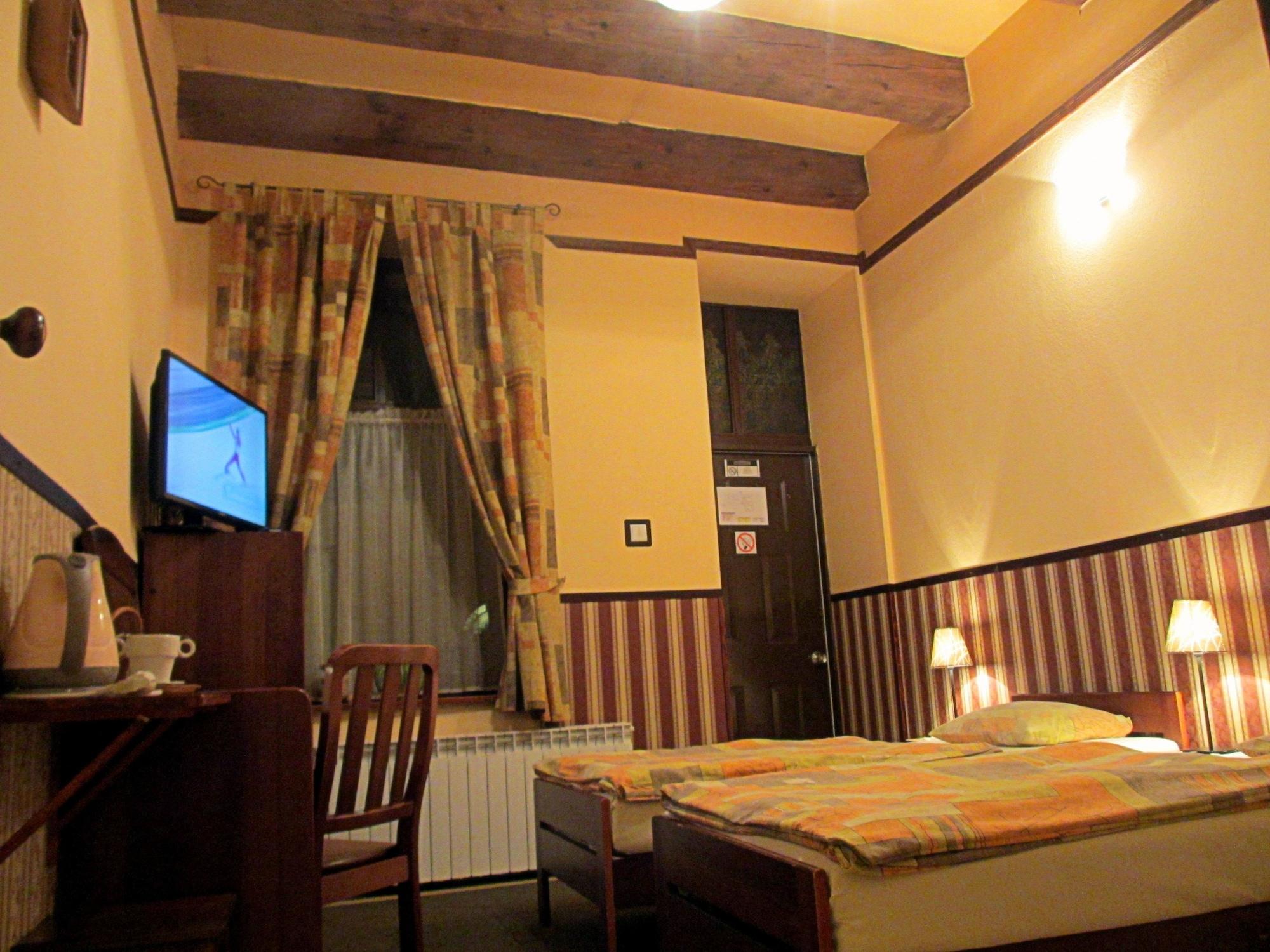 Globtroter Guest House Cracovia Esterno foto